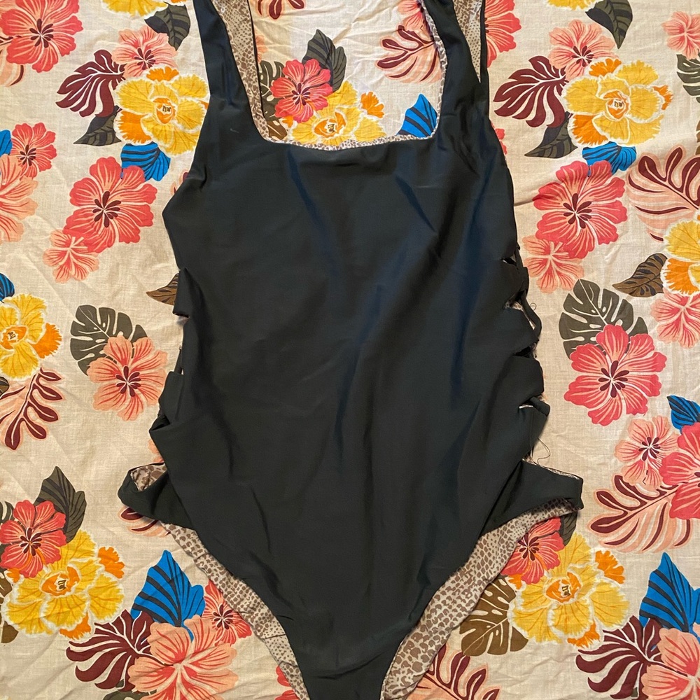 ACACIA HIDEAWAY ONE PIECE